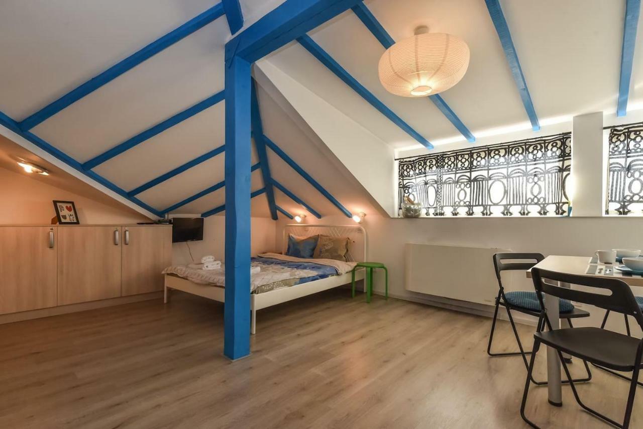 The Ivy House - A Cozy Attic Near The City Center By Flat Mаnager Sofia Exterior photo